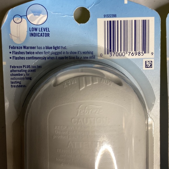 LOT OF 2 NEW FEBREZE PLUG INS - Picture 4 of 4
